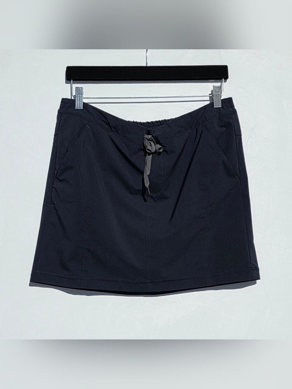 Eddie Bauer Women's Medium Navy Elastic Waist Skort